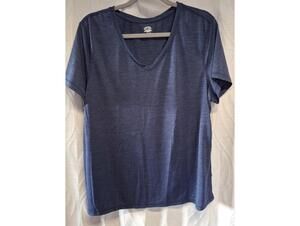 Stylish V-Neck Workout Tee - Comfortable Performance Top